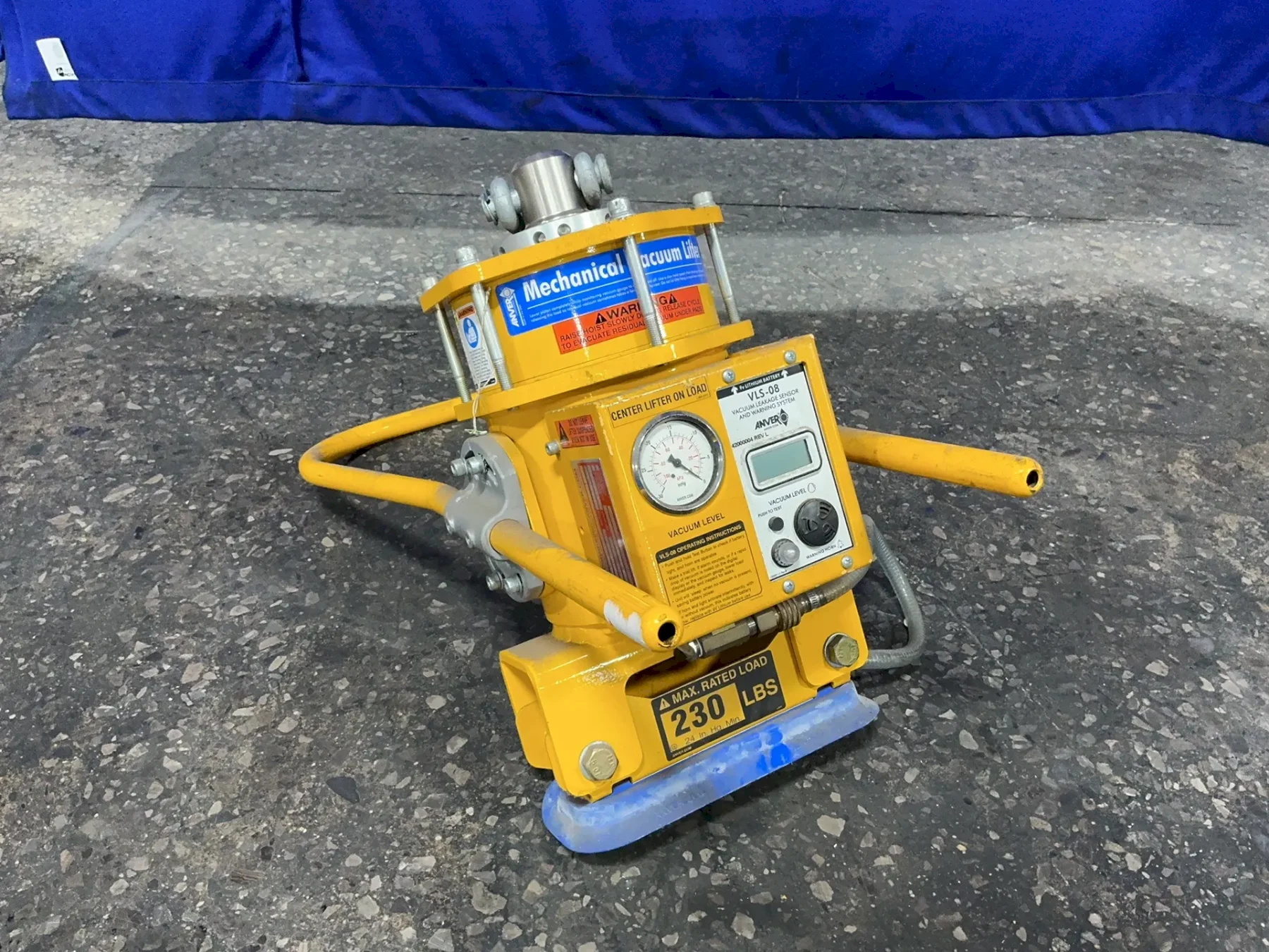 ANVER CORPORATION 230 LBS MAX RATED LOAD/ 1100 LBS TOTAL MECHANICAL VACUUM LIFTER  -  M00M-QD1