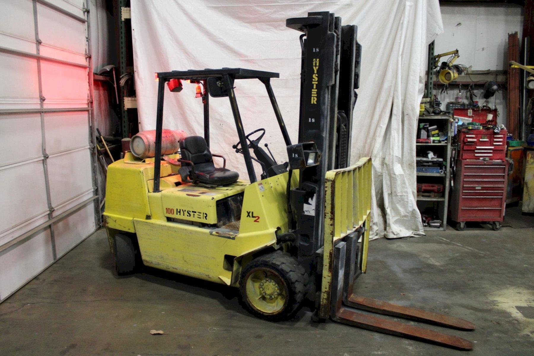 10,000 LB HYSTER LP FORKLIFT