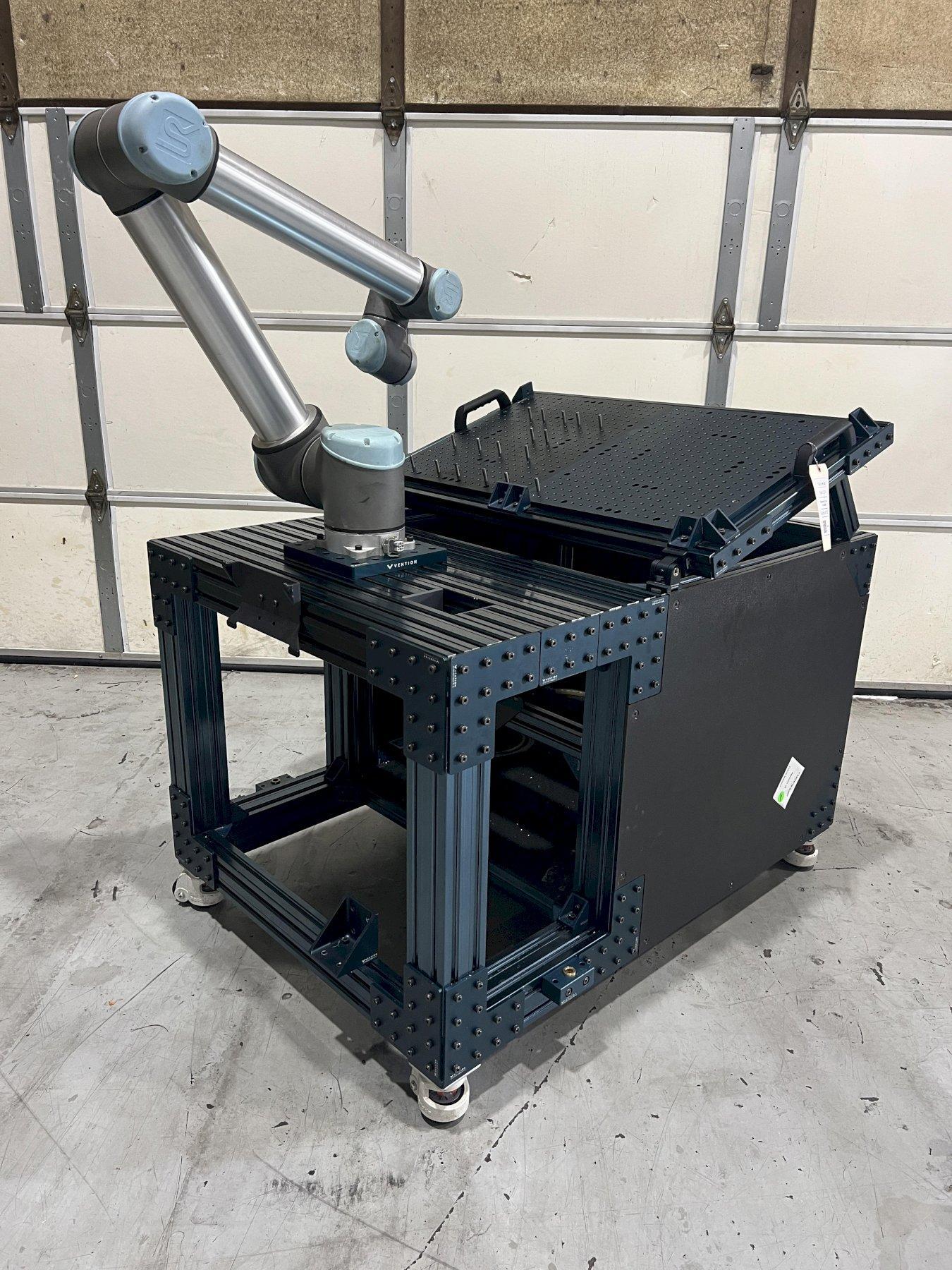 2018 UNIVERSAL ROBOTS UR10 Cobot - Dual Chuck Grippers, Flexible Loading System