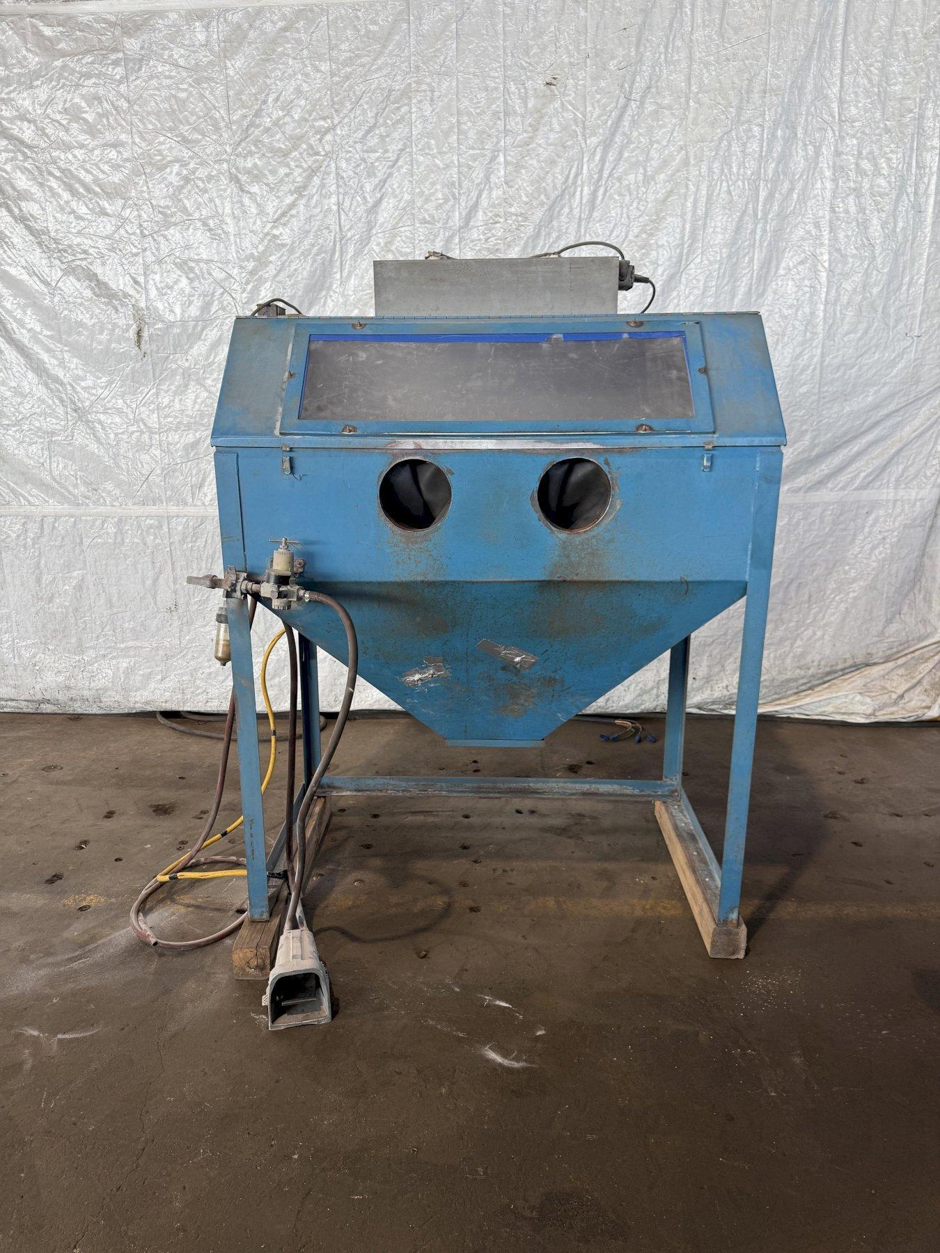 TRINCO SAND BLAST CABINET. STOCK # 0671825