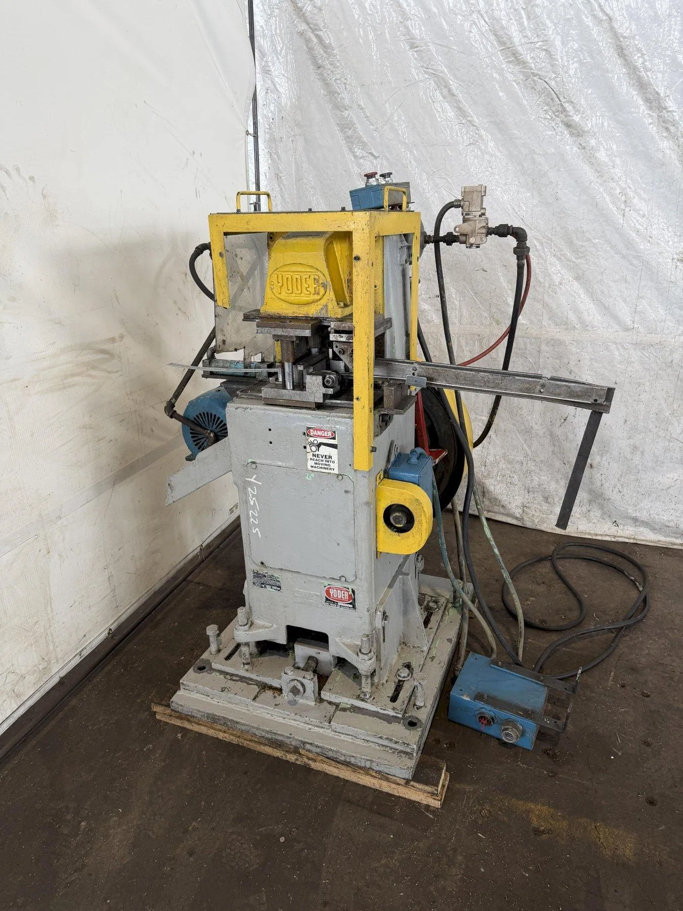 25 TON YODER MODEL #P-25 OPEN THROAT CUTOFF PRESS: YOBRO #25225