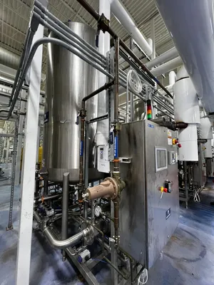 Sani-Matic Single Clean-in-Place CIP System, 1,054 Gal Vertical Tank
