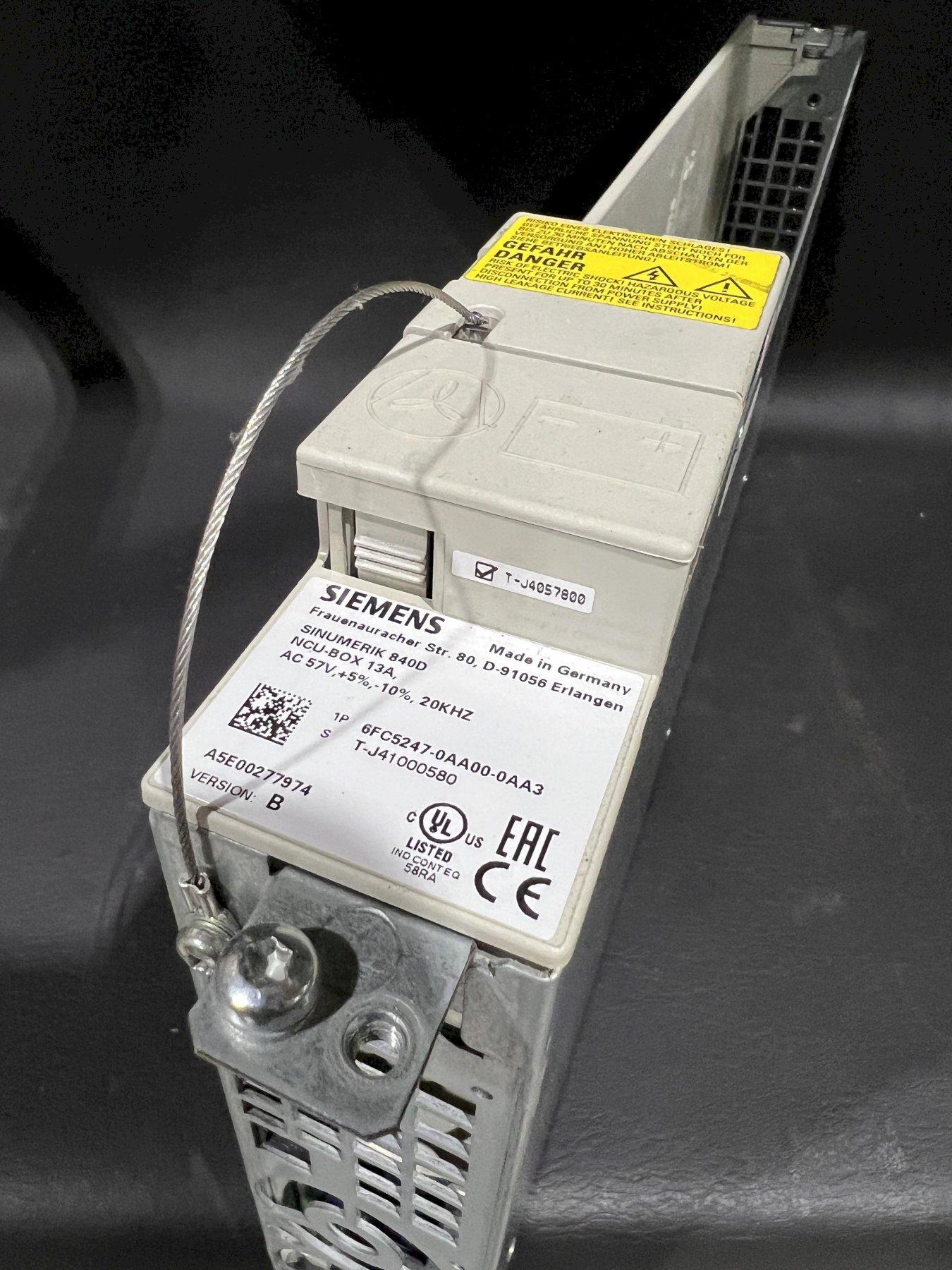 Siemens Simodrive Servo Drive Unit 6FC5247-0AA00-0AA3 6FC52470AA000AA3