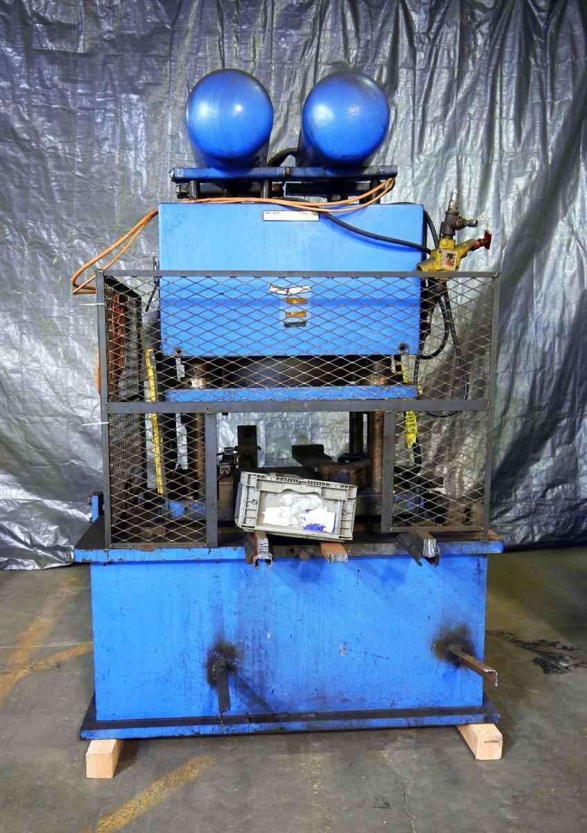 40 Ton x 3" PNEU POWR #4P40 Pneumatic 4-Post Cut-Off Press