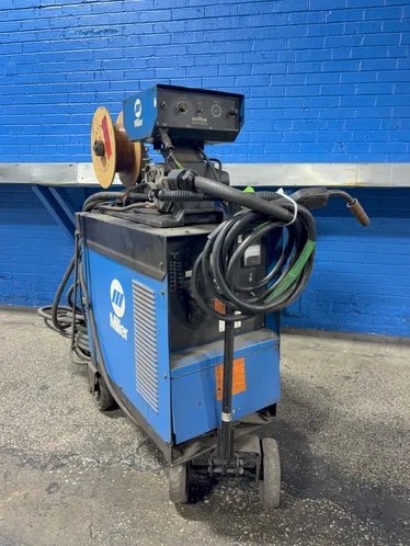 Miller 300 Amps Welder W/feeder - Cp-300