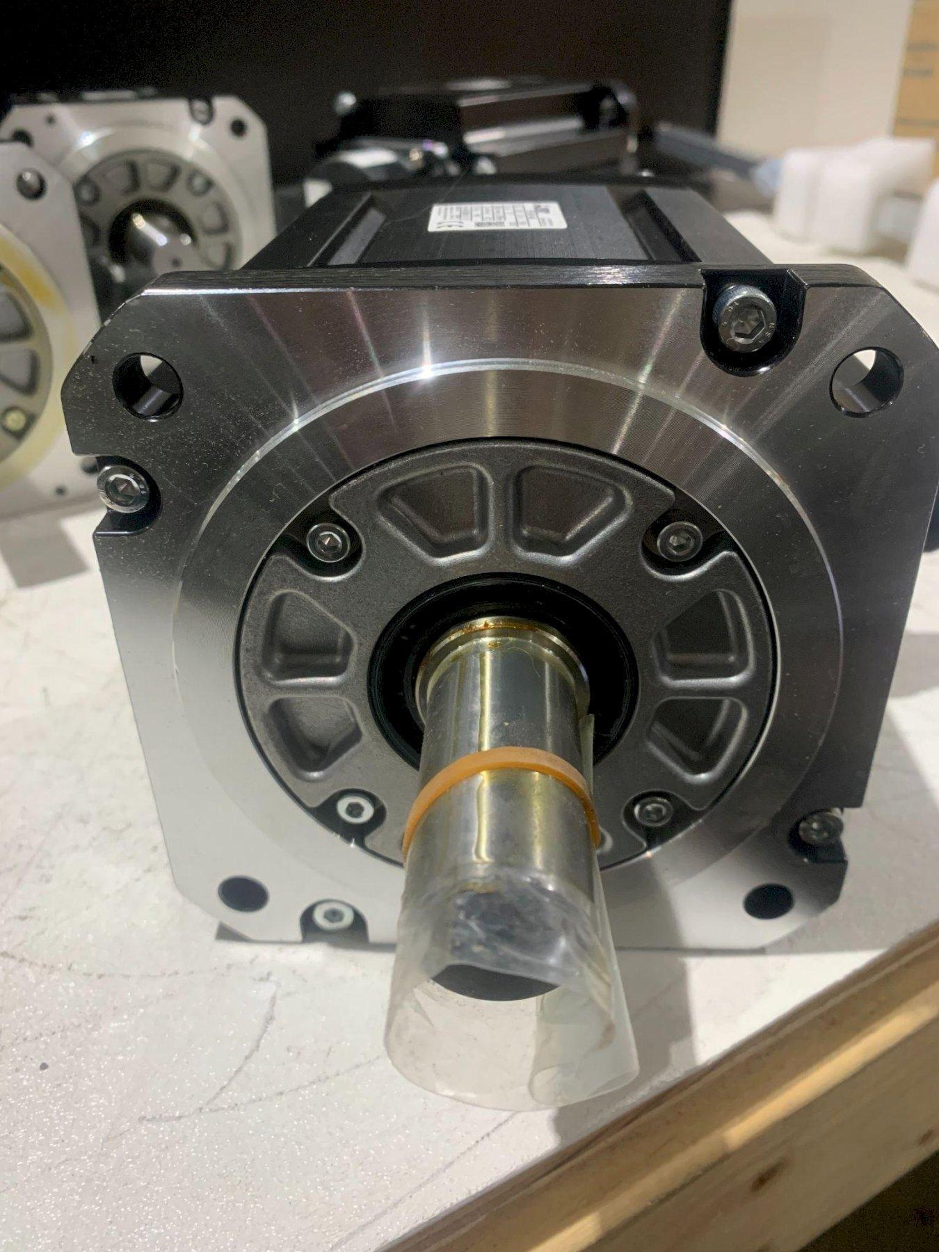 MITSUBISHI SERVO MOTOR HF154S-A48 USED