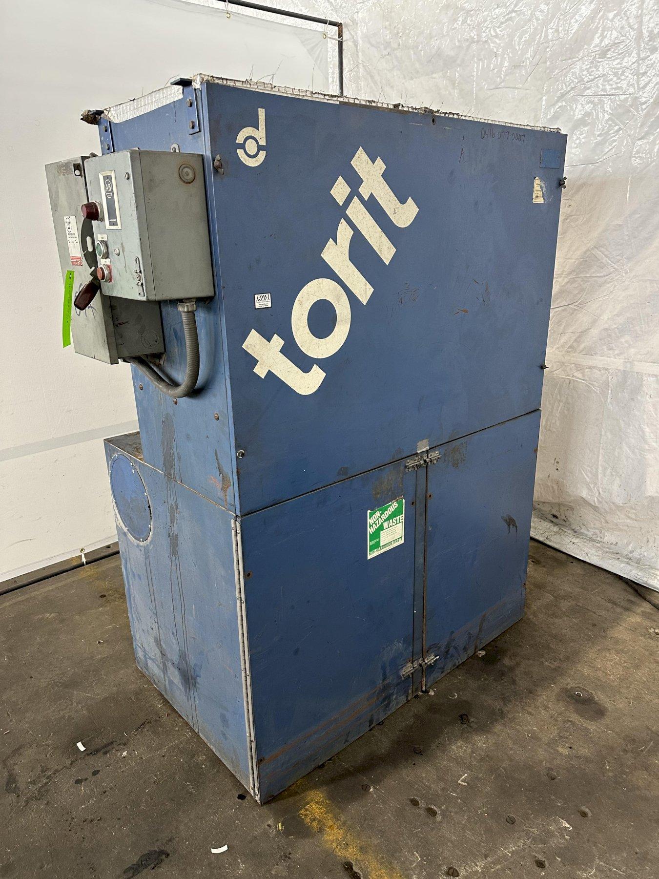 DONALDSON TORIT VS-2400 CARTRIDGE TYPE DUST COLLECTOR. STOCK # 0102723