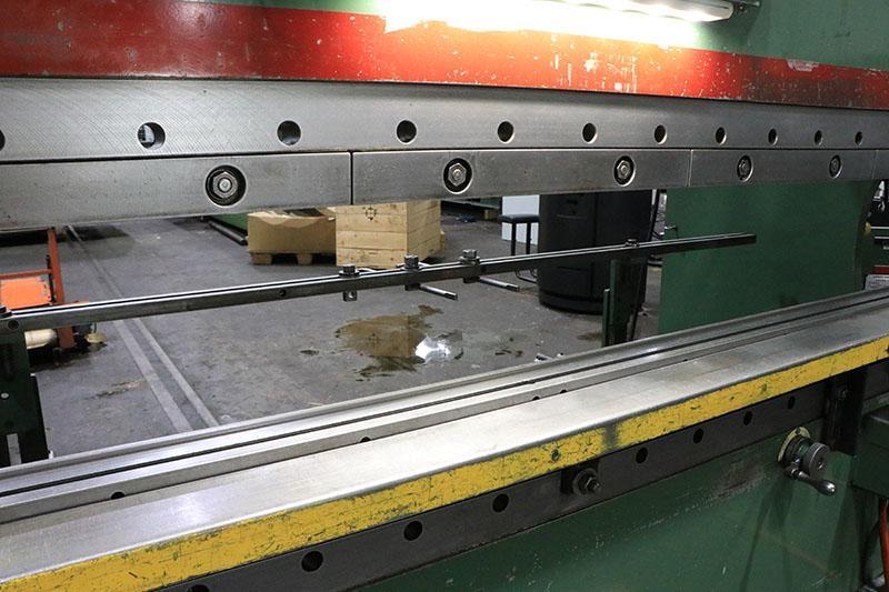 90 TON X 10' CINCINNATI HYDRAULIC PRESS BRAKE MODEL 90CBX8