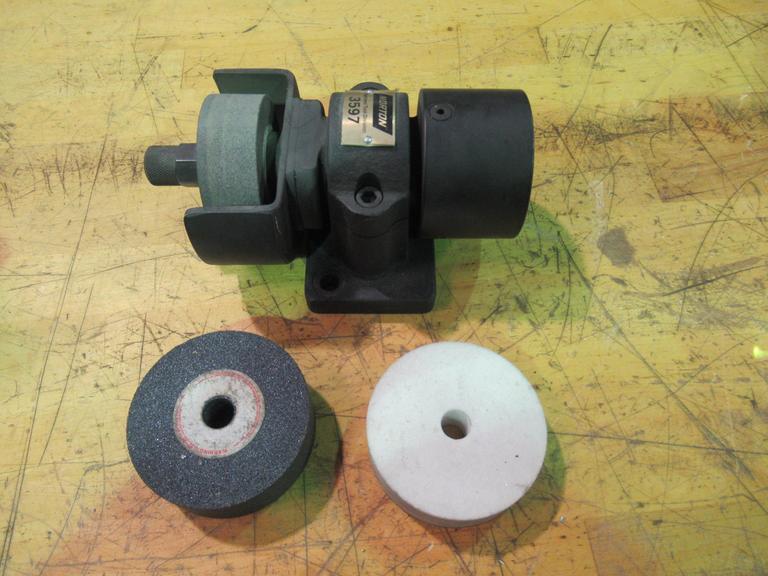 Norton 3597 Pacesetter Brake Controlled Truing Device - Auction Item