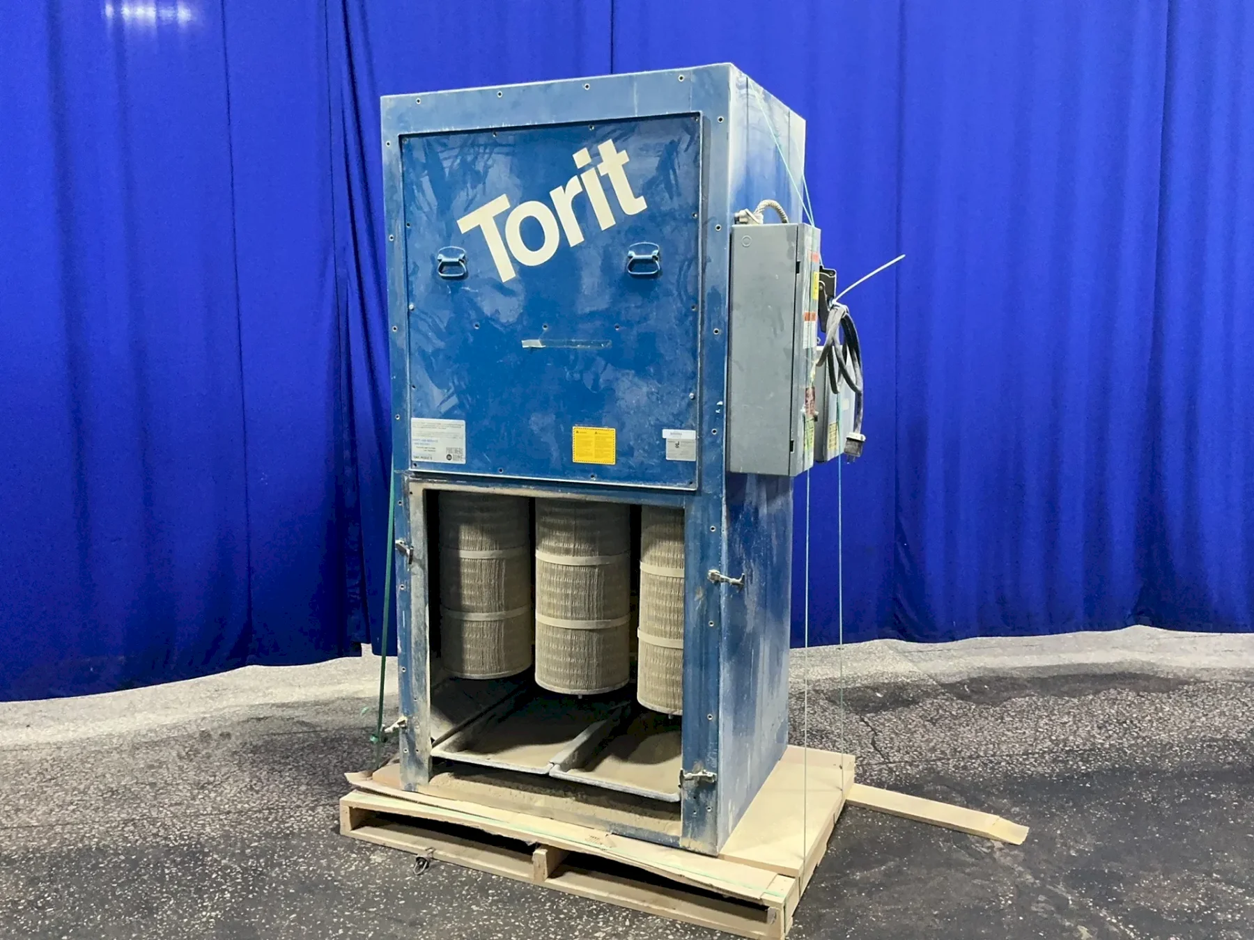 DONALDSON 5 HP DUST COLLECTOR  -  ECB-1
