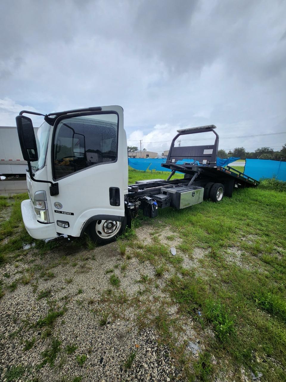 ISUZU NRR - Trucks