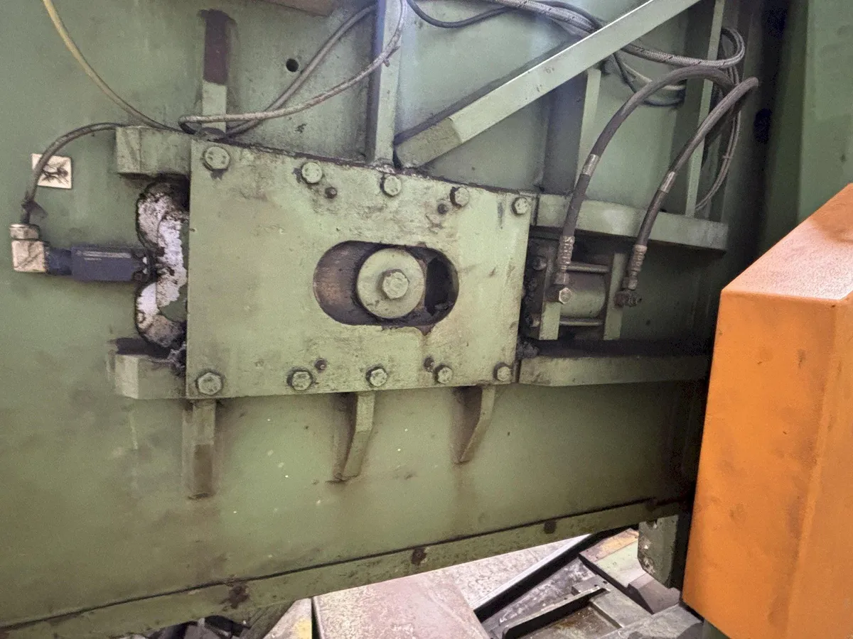 43" X 17" PEDDINGHAUS MODEL #1100 DG TWIN COLUMN & MITRE HORIZONTAL STRUCTURAL SAW