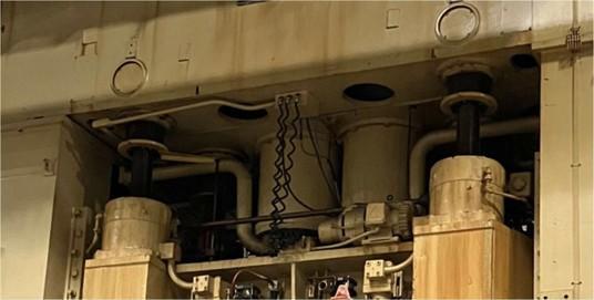 1000 Ton Danly Straight Side Press