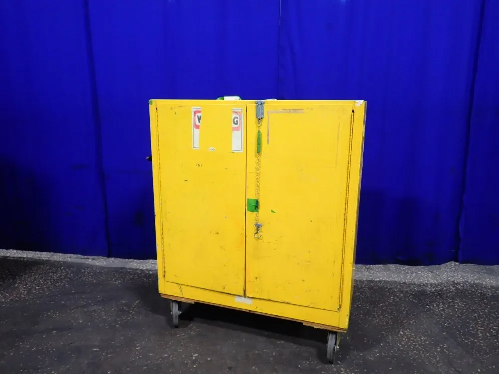 JUSTRITE 43" X 18" X 45" FLAMMABLE CABINET