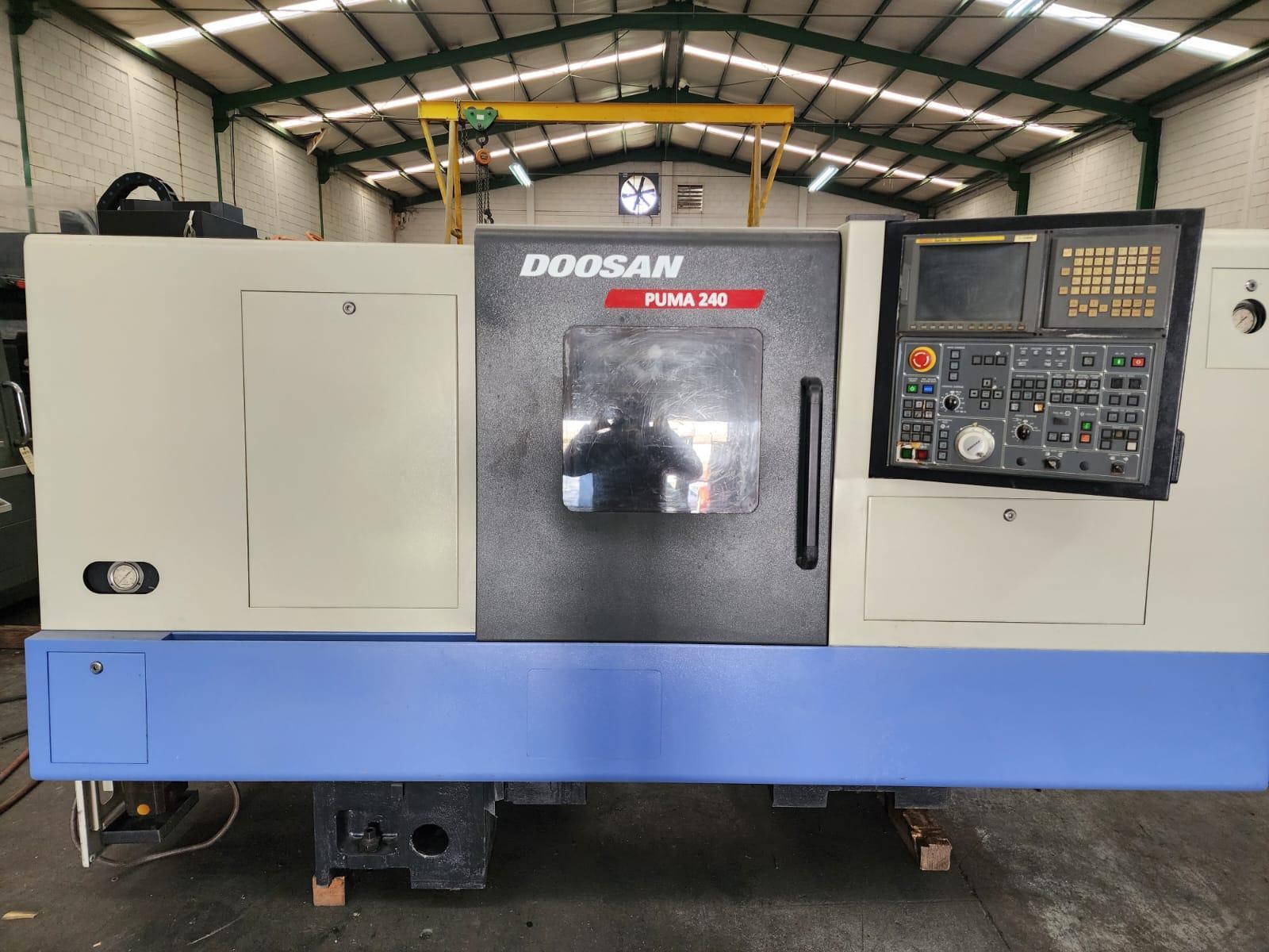 Doosan Puma 240B CNC Horizontal Lathe for sale 2007