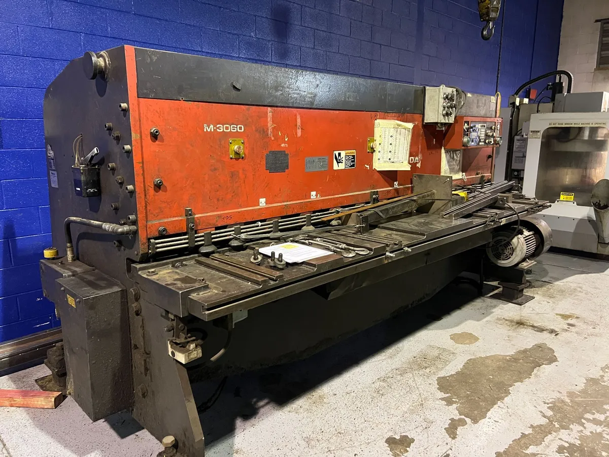 10’ x 1/4” Amada Model M3060 Mechanical Power Squaring Shear w/ FOPPBG