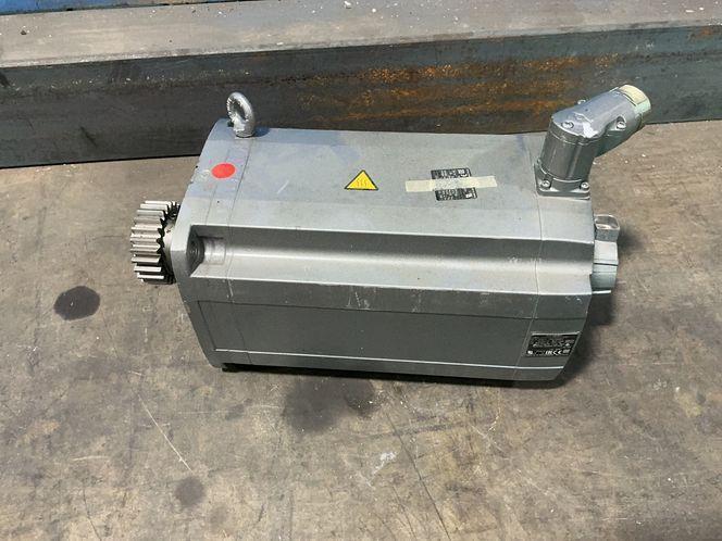 SIEMENS SERVO MOTOR  -  1FT7108-5AF71-1CA1