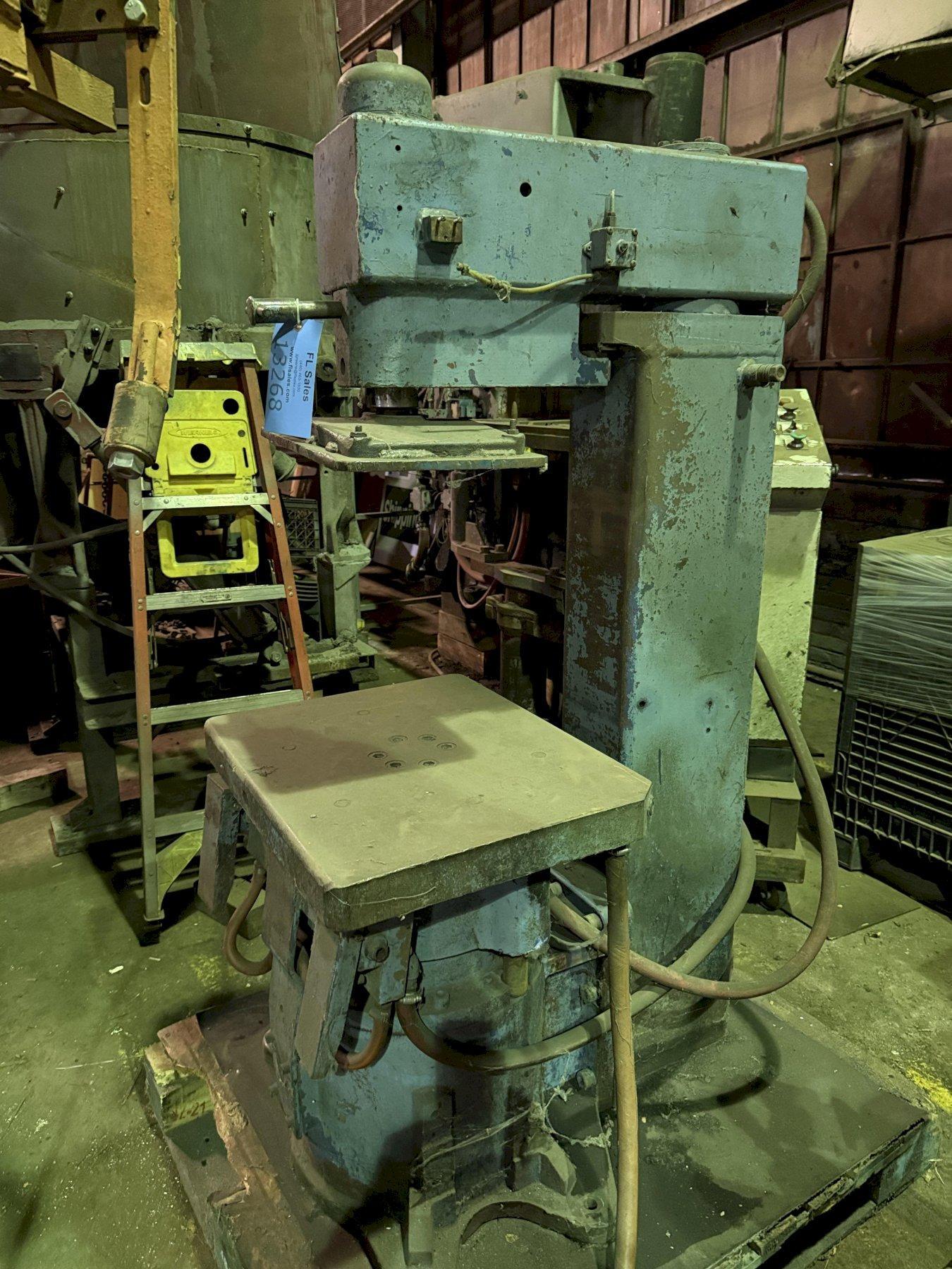 BMM jolt squeeze molding machine