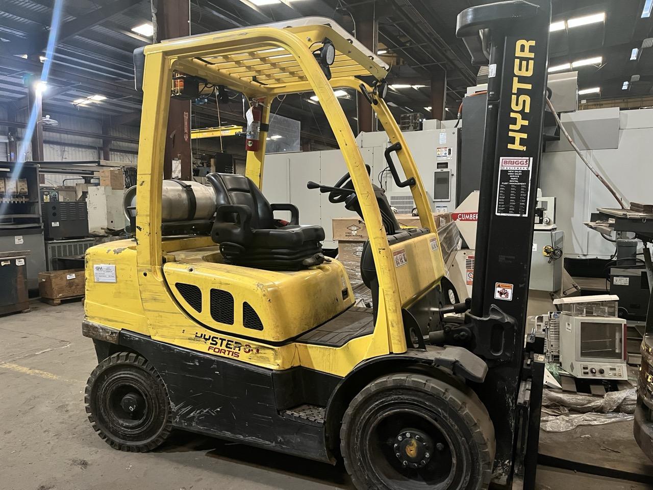 Hyster H60FT 6,000 lb Pneumatic Tire Forklift, 2020 – LPG, 3-Stage Mast & Side Shift (1)