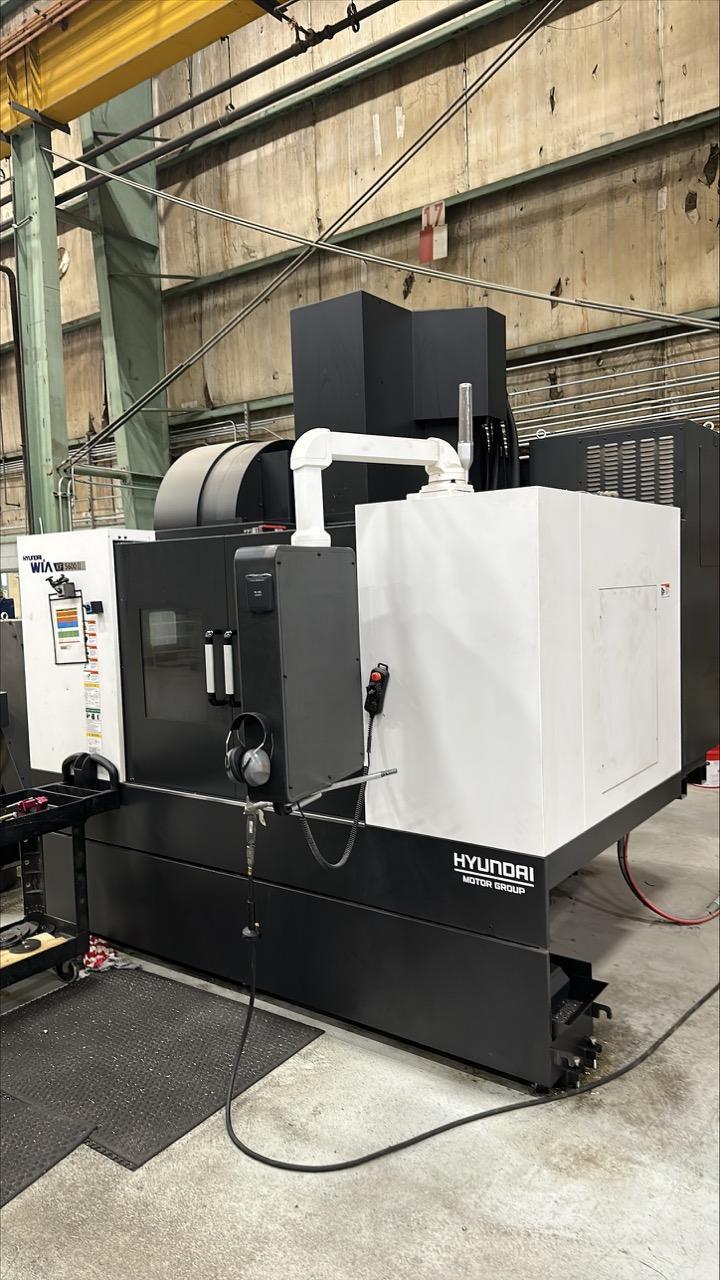 Hyundai Wia KF5600II VMC, 2022 – Under Power, Tooling Included, 113 Hours