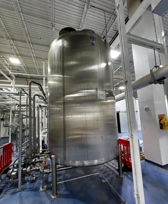 Preferred Stainless 3,200 Gal SS Vertical Tank, 88