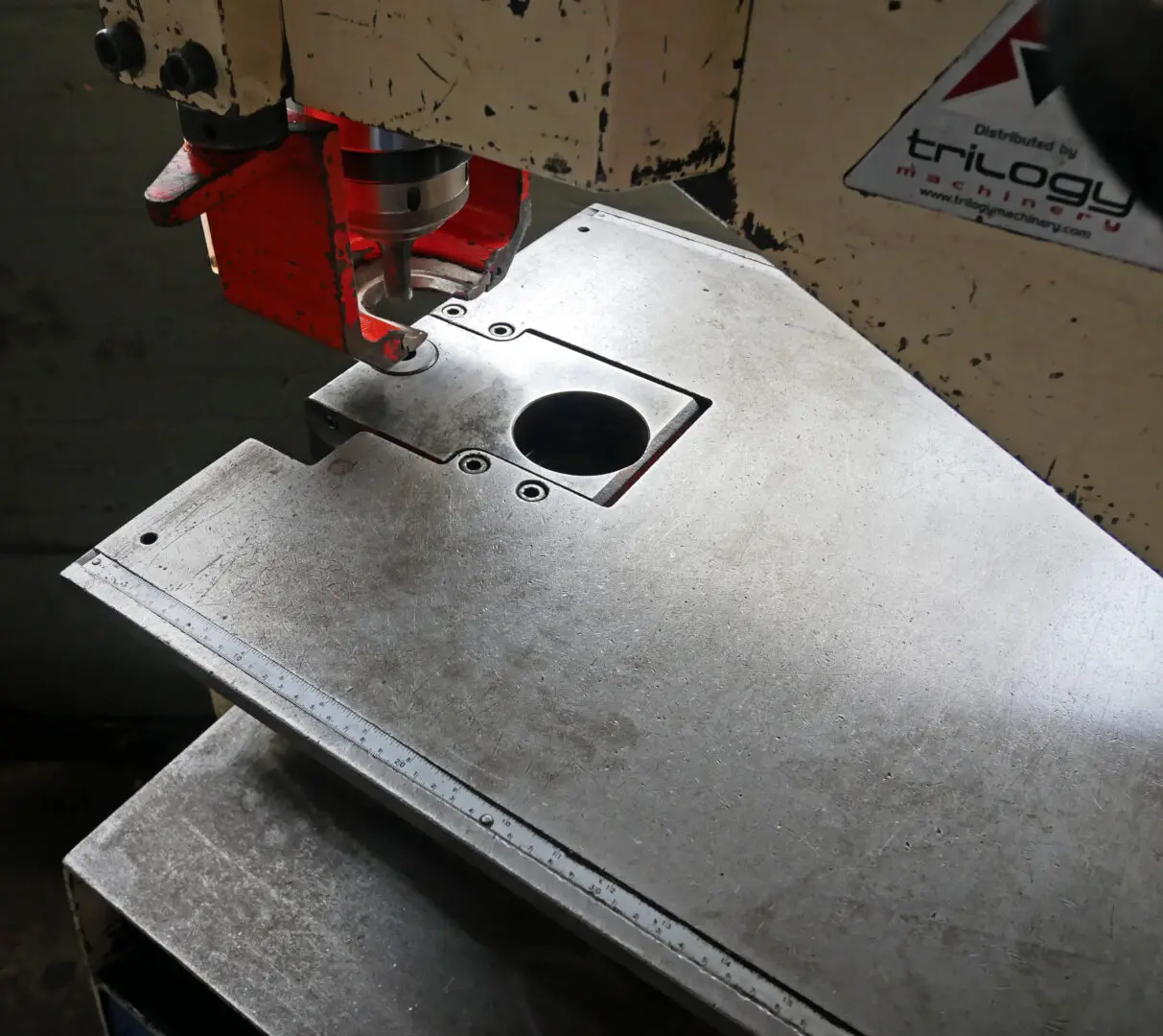 SUNRISE IW-66SD Ironworker - 66-Ton Dual-Station Hydraulic
