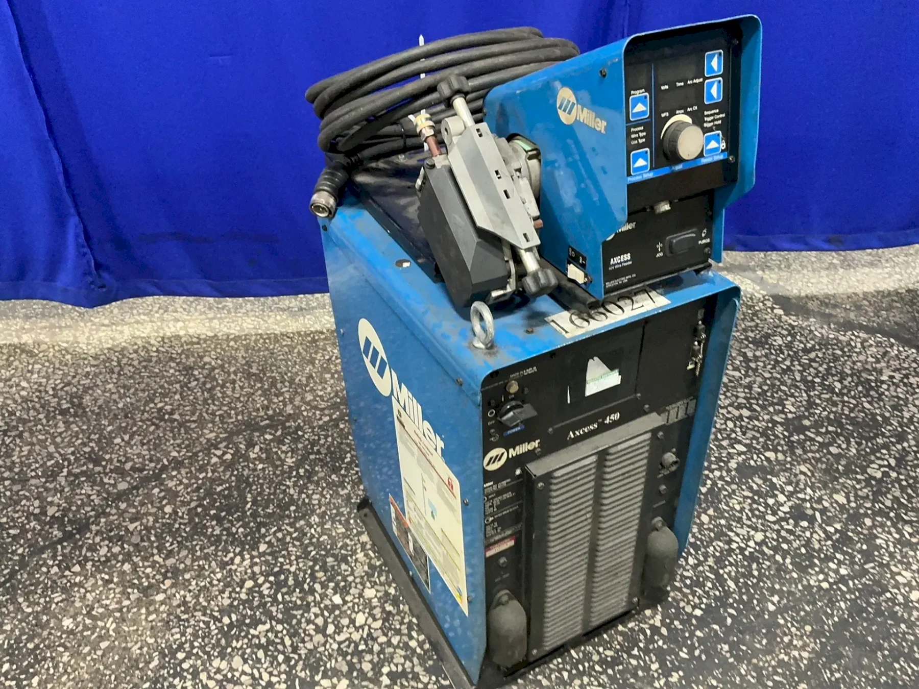 Miller  450 A  Welder  - Axcess 450