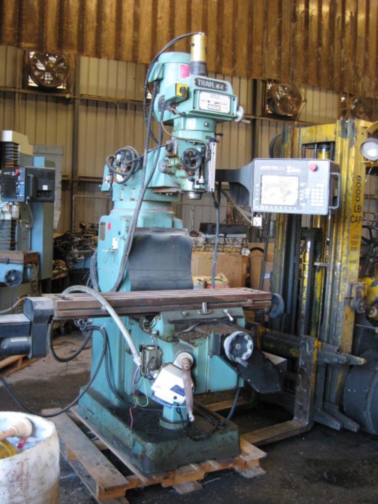 1 - PREOWNED SOUTHWESTERN INDUSTRIES VERTICAL MILLING MACHINE, MODEL #: TRAK-K4S, S/N: 043AL12884