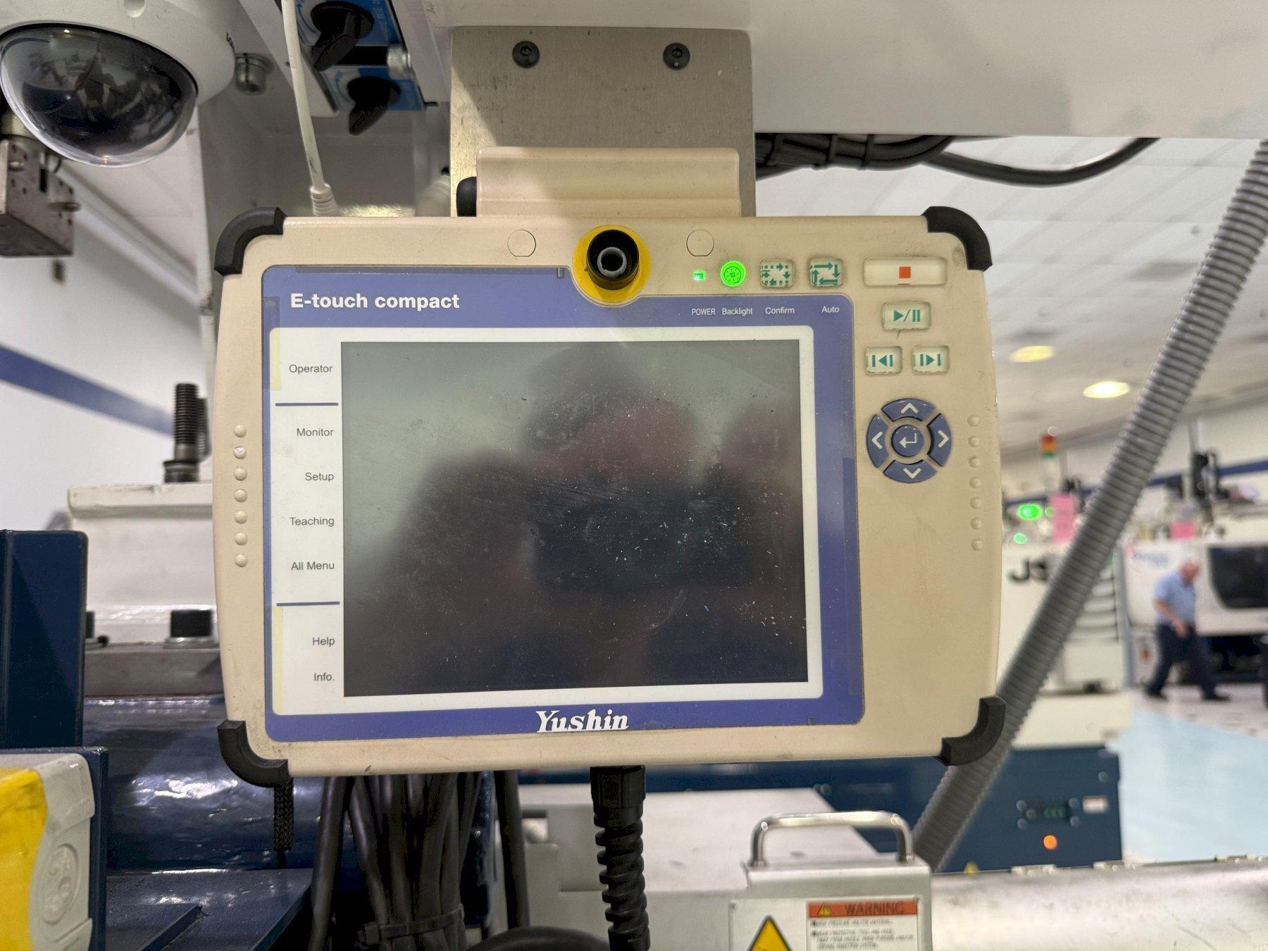 Yushin Used YA-150DL Servo Robot, 100-225 ton, yr. 2010