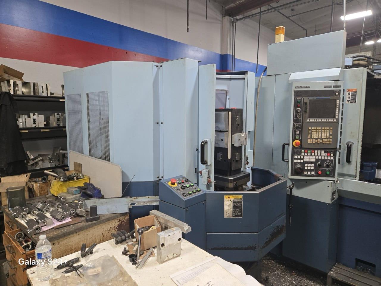 Matsuura H-Plus 300 HMC, 2006 – Chip Conveyor, Cool Through Spindle, Probing