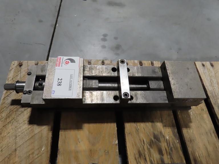 Kurt DL400B 4" Double Lock Machine Vise- Auction Item