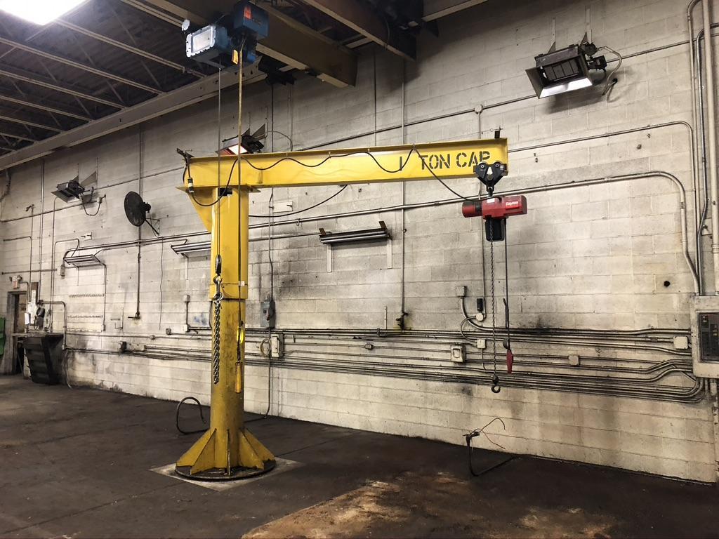 1 TON FREE STANDING JIB CRANE WITH HOIST