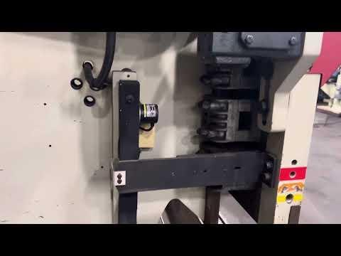 ACCURPRESS MODEL ADVANTAGE 130 TON X 12' HYDRAULIC 2-AXIS CNC PRESS BRAKE