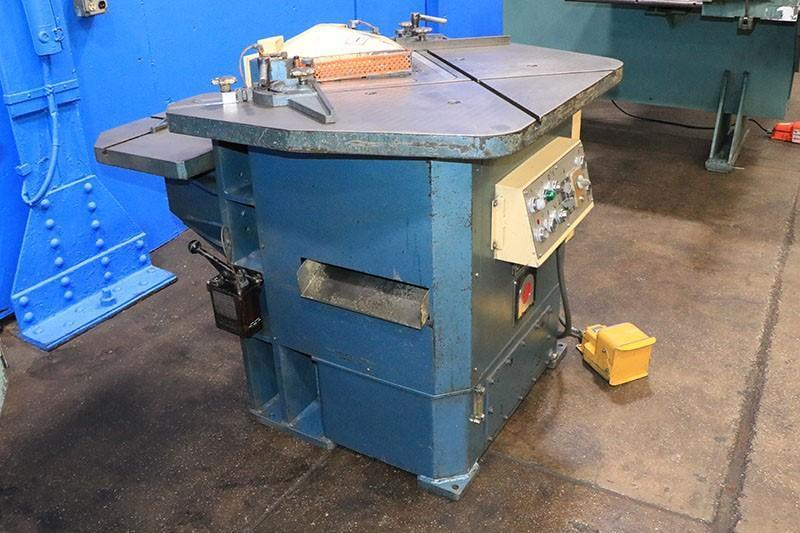 8-5/8" x 8-5/8" X 1/8" AMADA Notcher, Model CSW-220