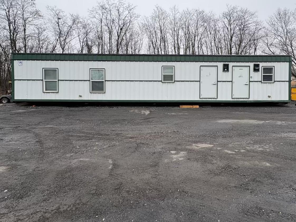 AMERI-TECH 14' x 65' Mobile Field Office Lodging Home, 4ton Heat Pump, 6 Rooms
