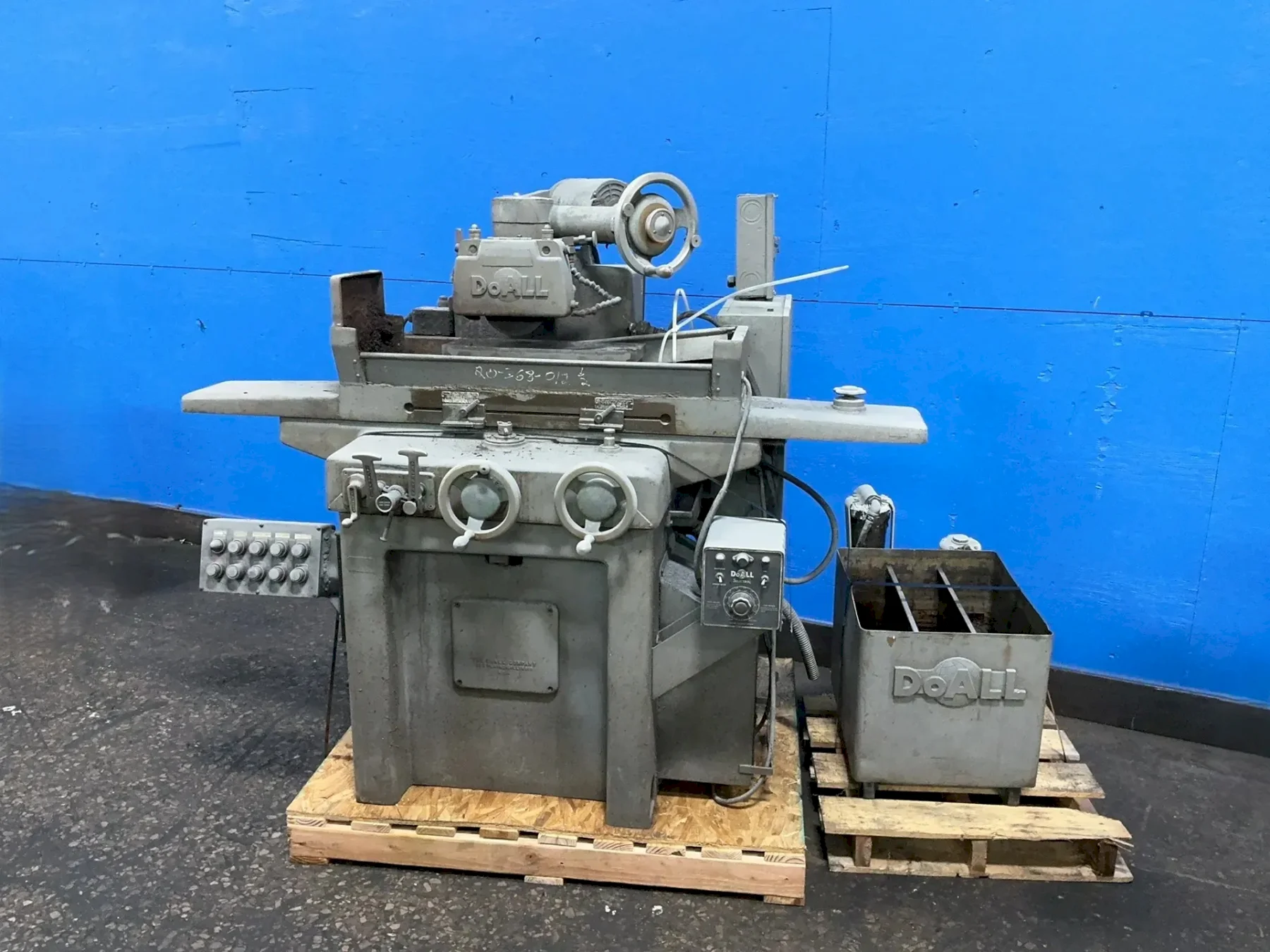 DOALL 6” X 1” SURFACE GRINDER  -  D618-7