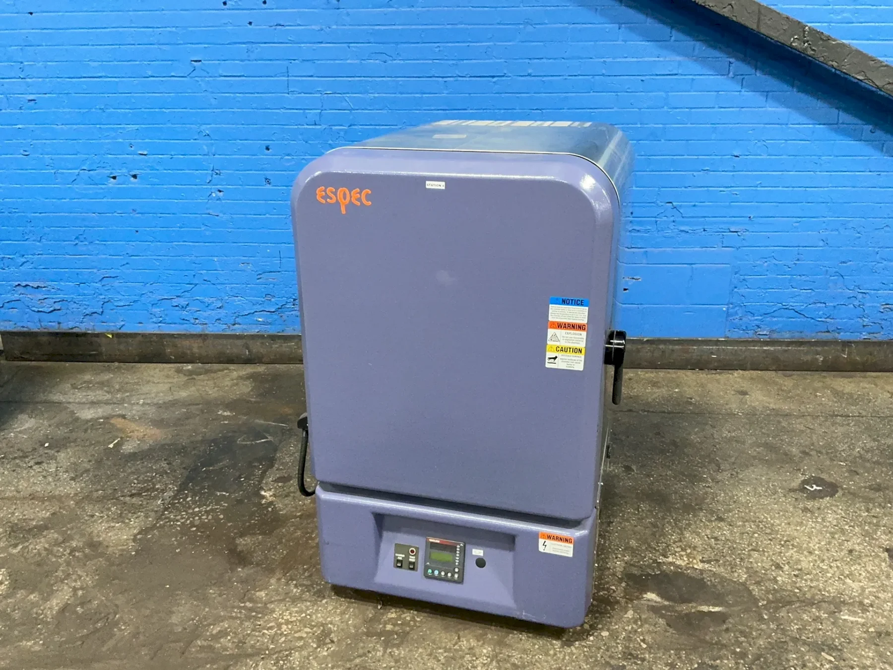 ESPEC 24” X14” X 60” ENVIRONMENTAL CHAMBER   -  BTX-475