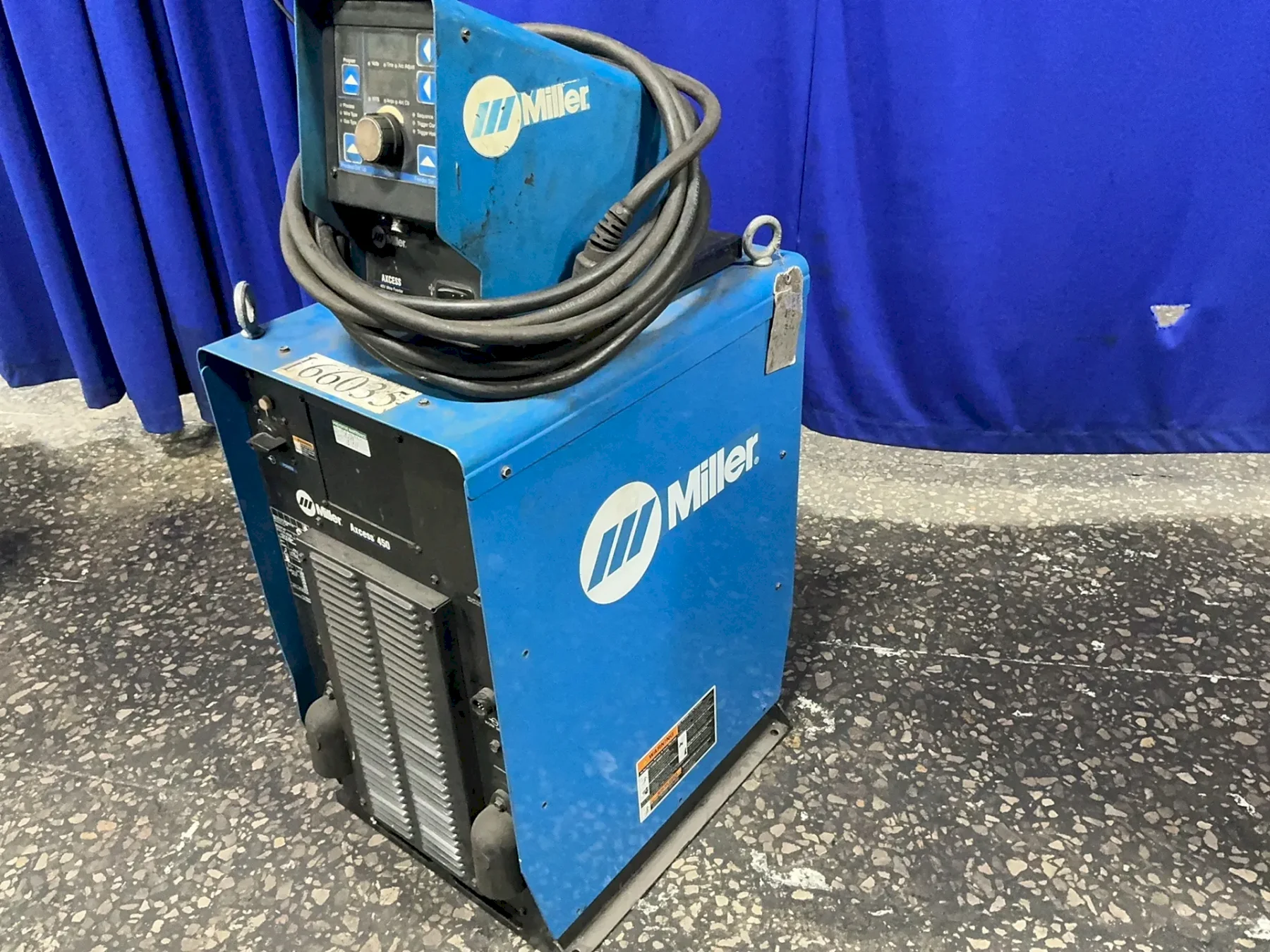 Miller  600 A Welder  - Axcess 450