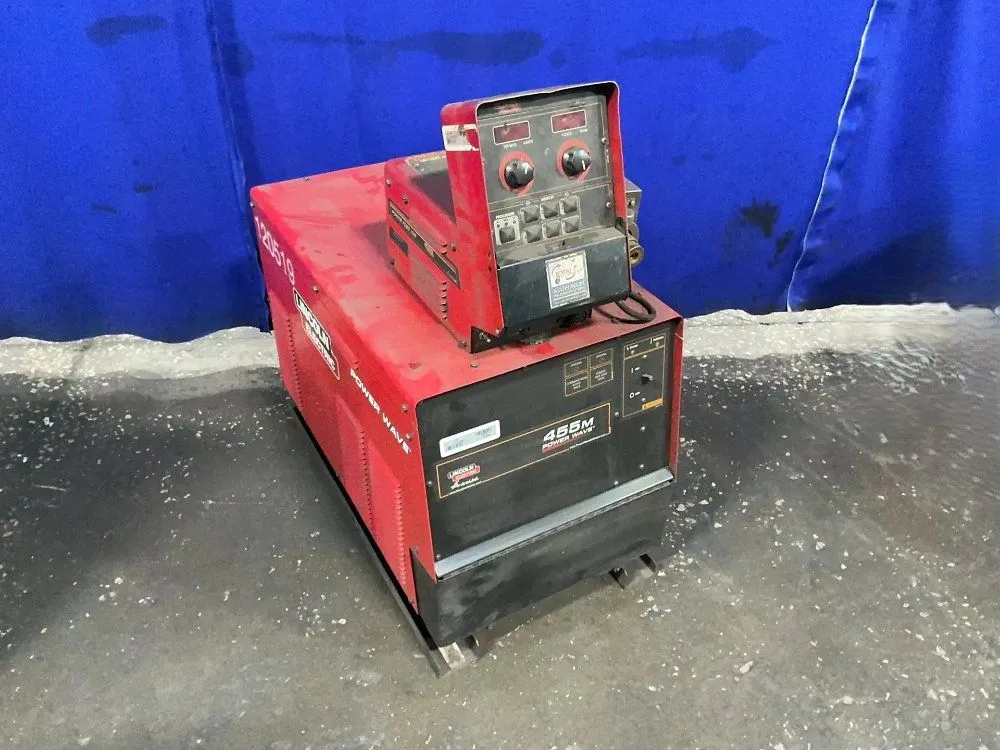 LINCOLN ELECTRIC 82 A MIG WELDER  -  455M POWER WAVE