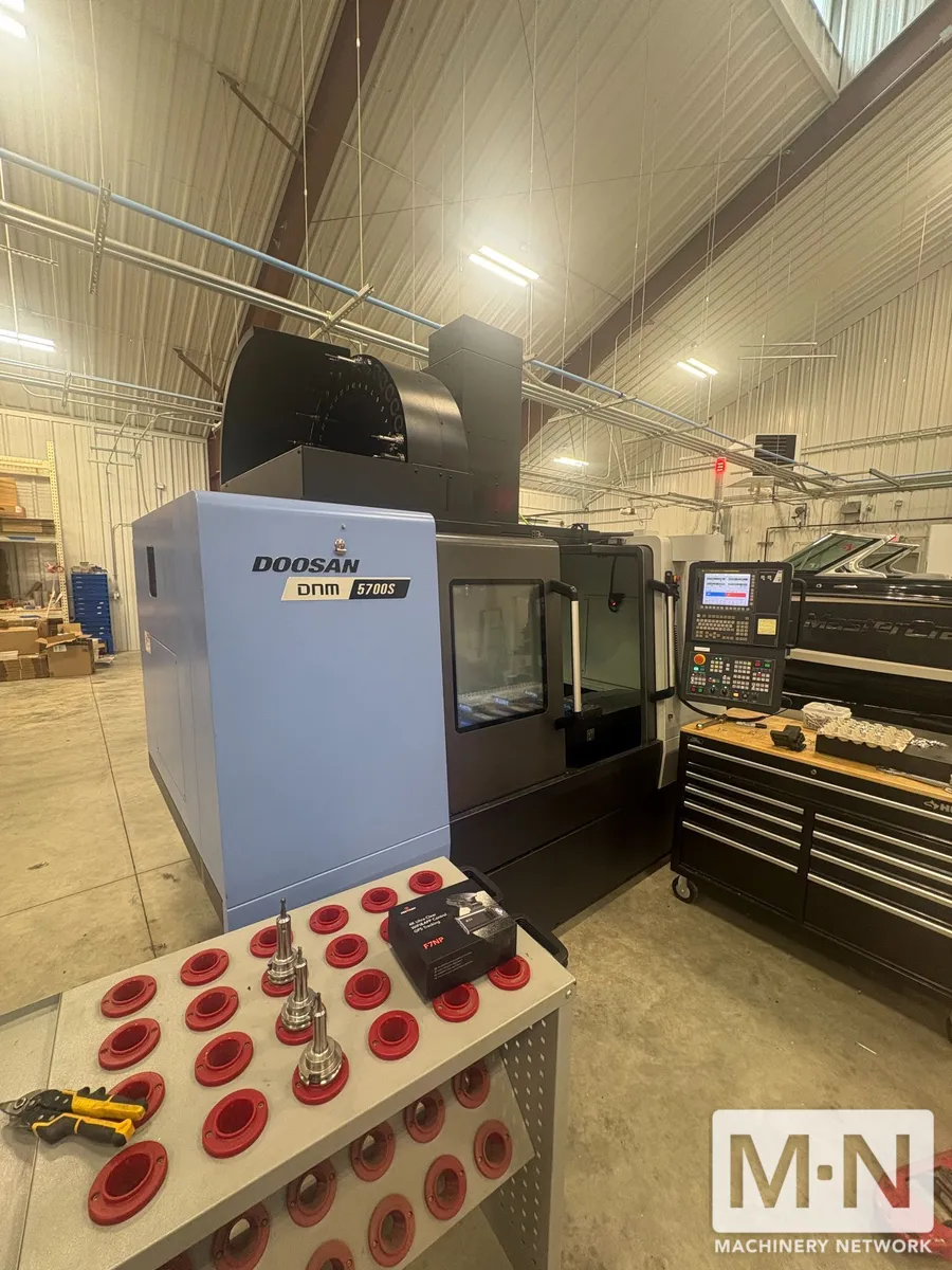 Doosan DNM 5700S CNC Vertical Machining Center, 2018 - LIKE NEW