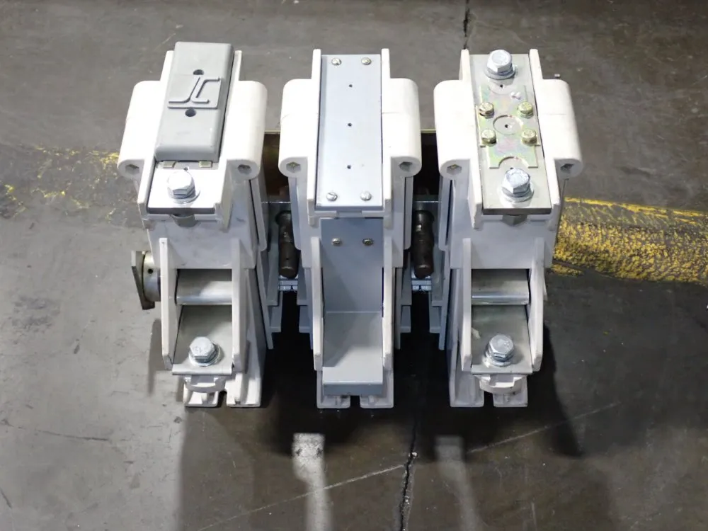 JOSLYN CLARK CIRCUIT BREAKER   -  MVCL77UO32A25-125-125