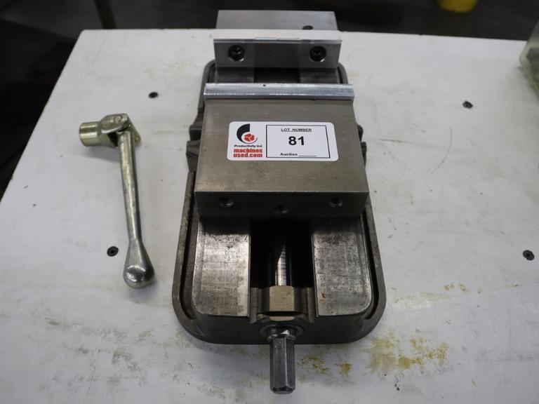 Kurt D675 6" Machine Vise with Aluminum Soft Jaws and Handle- Auction Item