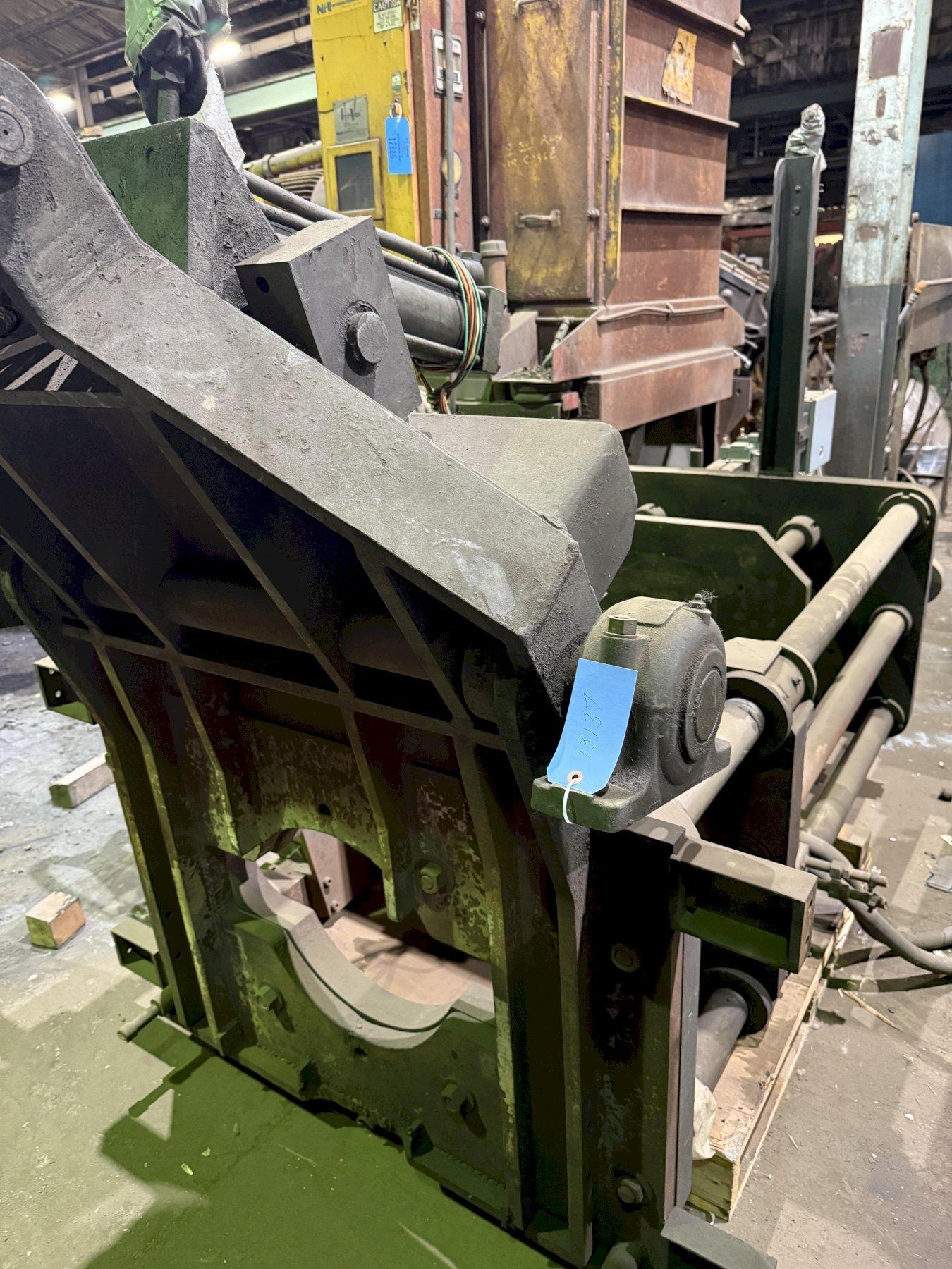low pressure molding machine