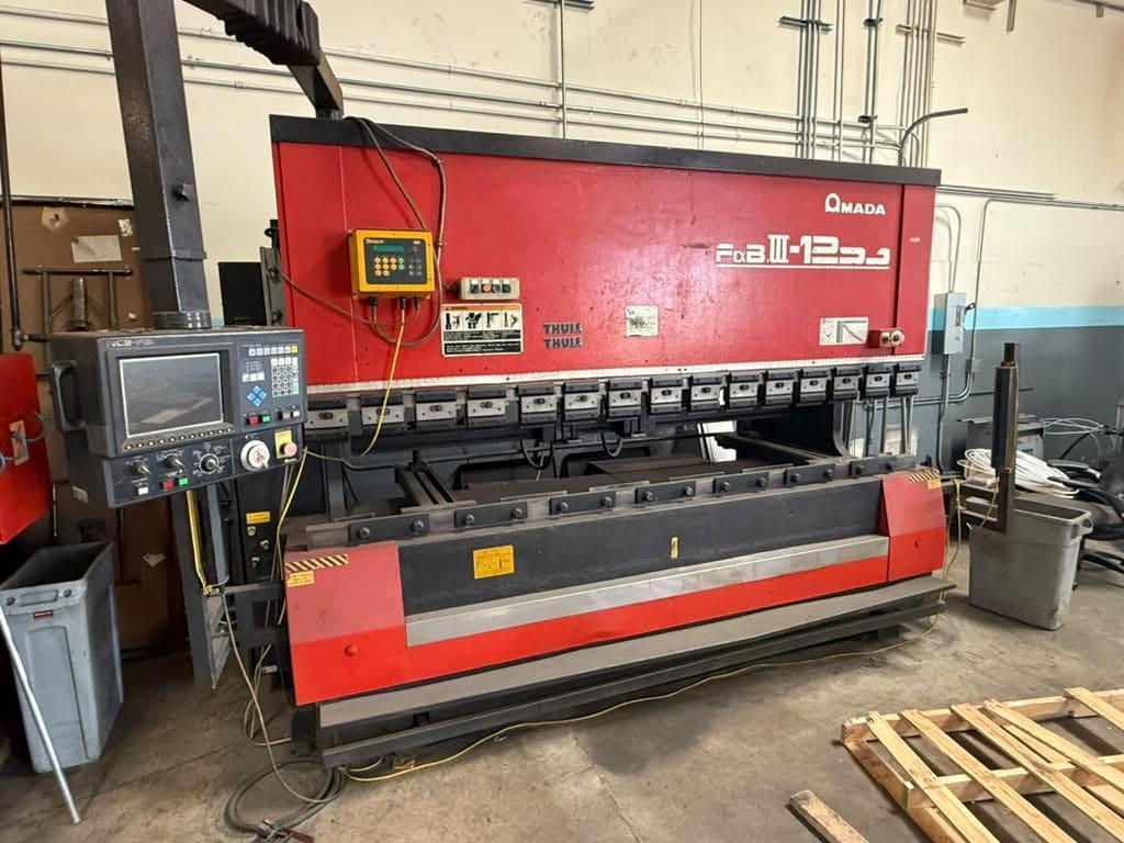 125 Ton x 10′ Amada FBD-1253FS Hydraulic Press Brake, 1995