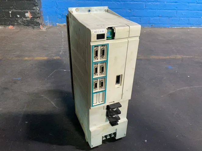 MITSUBISHI SERVO DRIVE UNIT  -  MDS-C1-V1-90