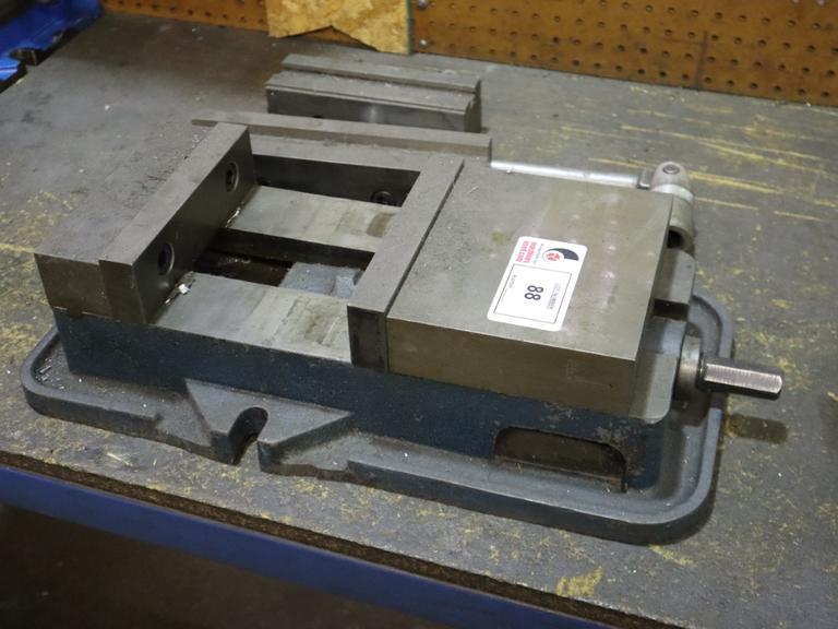 Kurt D80 8" Machine Vise, Steel Jaws, Handle, Extra Jaws- Auction Item