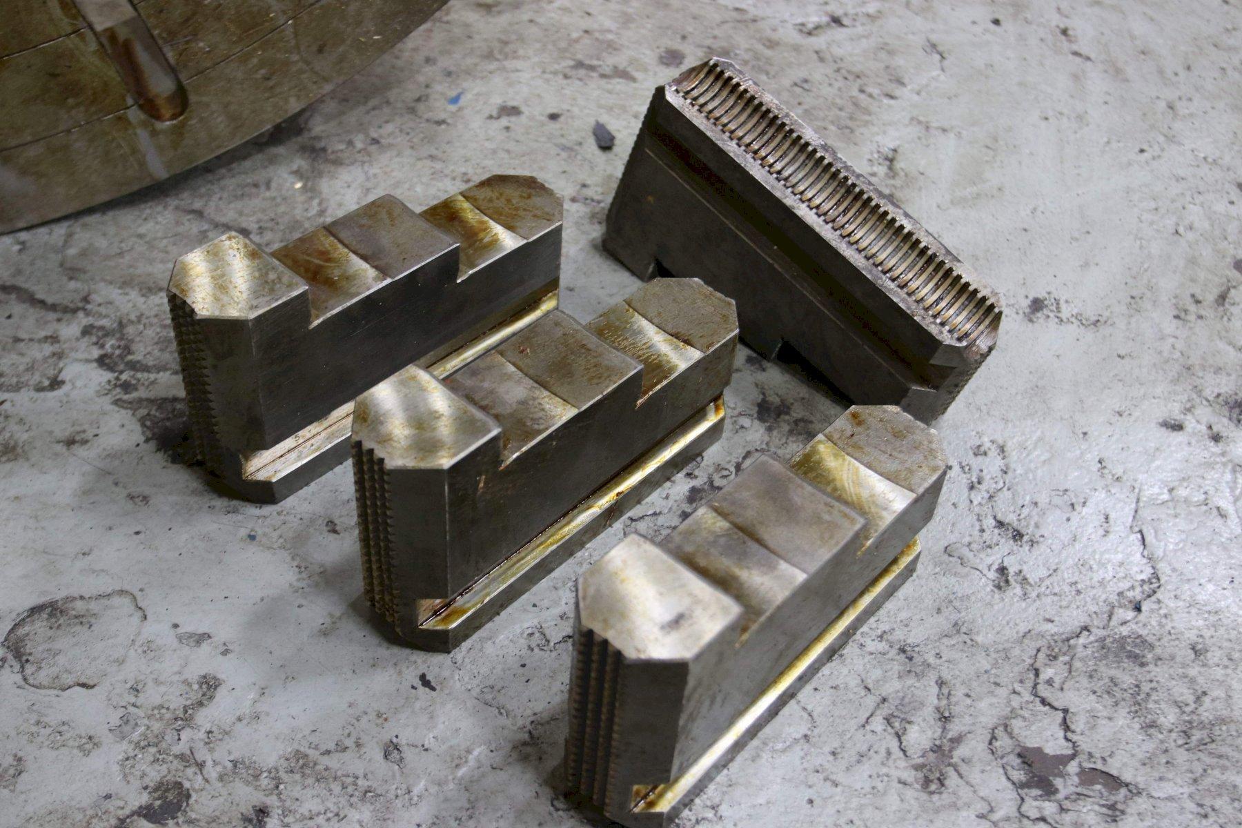 36' CUSHMAN 4 JAW CHUCK: STOCK 71468