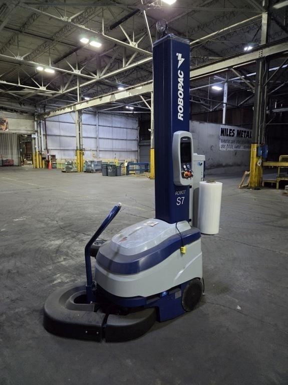 2023 ROBOPAC ROBOT MODEL #S7 PVS PORTABLE SHRINK WRAPPER MACHINE: YOBRO #25236