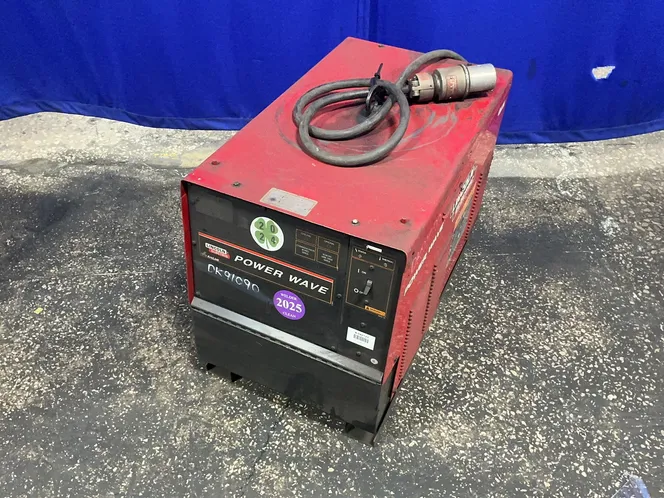 Lincoln Electric  455 Watts  Welder - Powerwave455m