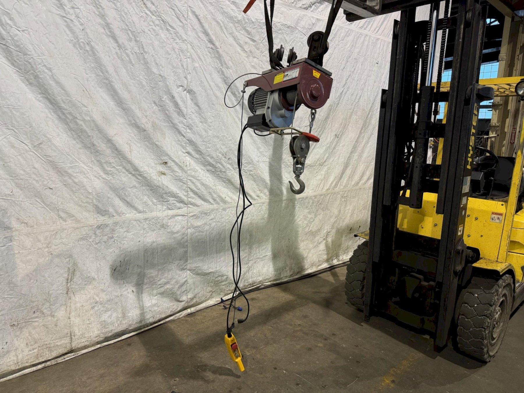 NORTHERN INDUSTRIAL TOOL 2000 LB MINISIZE ELECTRIC ROPE HOIST